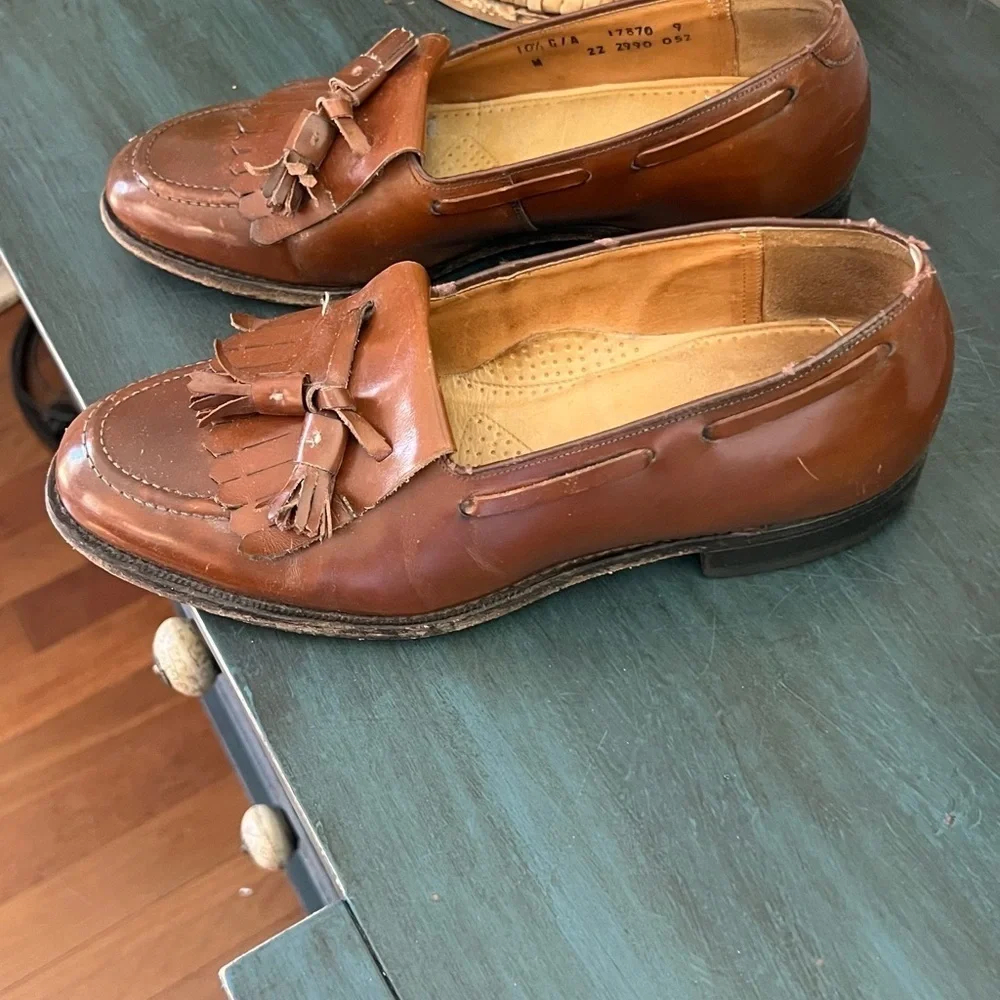 Johnson & Murphy Cellini tassle loafers tan men’s  10.5